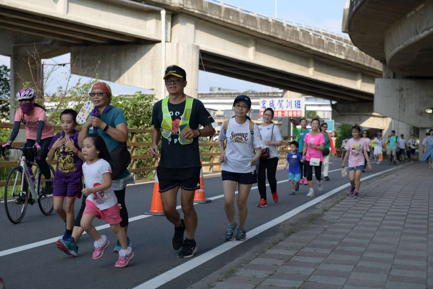 「紫要幸福、樂舞飄陽」反暴力路跑  竹市府呼籲以行動支持要抱不要暴