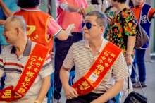 克服視障以按摩專業開啟一片天 60歲劉廖泉獲選模範父親